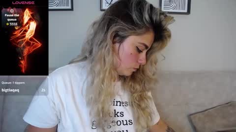 Bella Valery online show from October 28, 11:28 pm