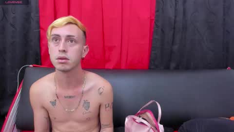 sweet_diamond__ online show from May 18, 3:38 am