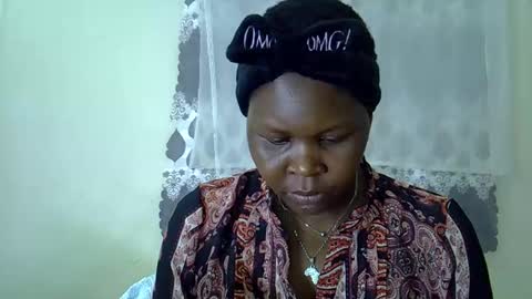 sweet_dori33 online show from April 14, 8:01 pm