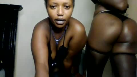 sweet_ebony001 online show from August 2, 2:46 am