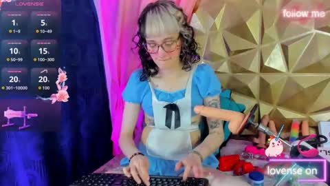 Snapshot of sweet_emmili chatting on September 25, 12:56 pm emmili online show from September 25, 12:56 pm