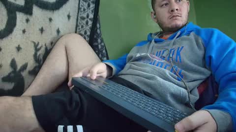 sweet_guy36 online show from September 19, 4:22 pm