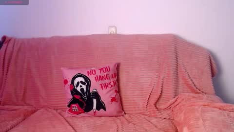 Hannah online show from November 29, 1:19 pm