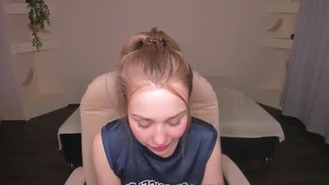 Jules online show from February 22, 5:37 pm