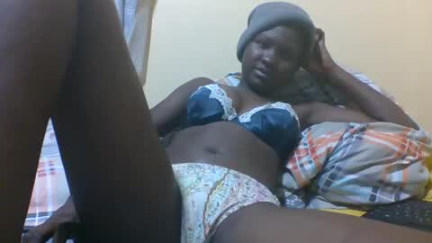 Snapshot of sweet_katrina2 chatting on March 7, 7:27 pm millarn online show from March 7, 7:27 pm