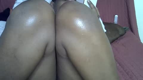 sweet_lessly online show from January 12, 12:56 pm