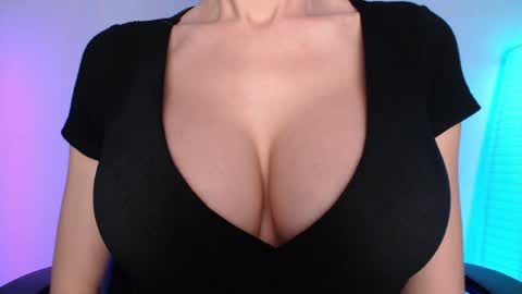 Jen online show from April 1, 2:58 pm