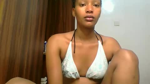 Linda online show from February 2, 3:26 am