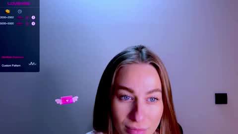 Mia online show from December 5, 12:14 pm