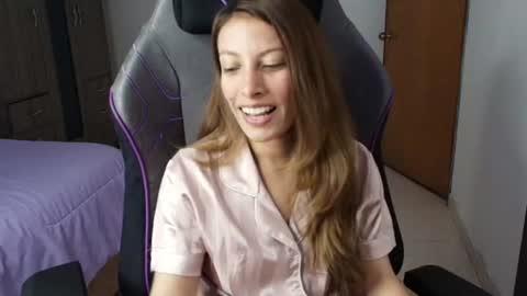 sweet_moon_v_ online show from July 23, 5:21 pm