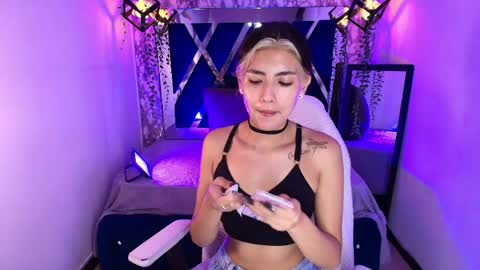  Daniela  online show from April 15, 11:57 am