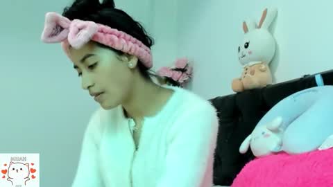 Nhaomy online show from October 22, 8:10 pm