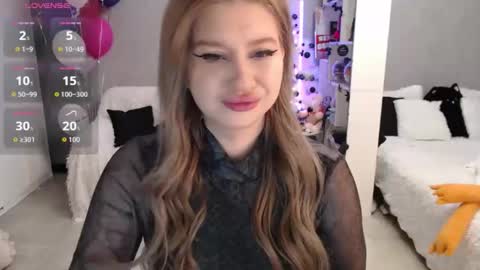 sweet_nicole_333 online show from January 15, 8:23 am