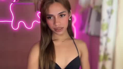 sweet_nikki03 online show from September 26, 9:34 pm