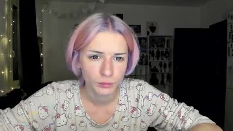 kira online show from October 22, 10:00 pm