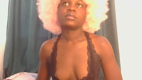 sweet peachy online show from March 27, 8:48 am