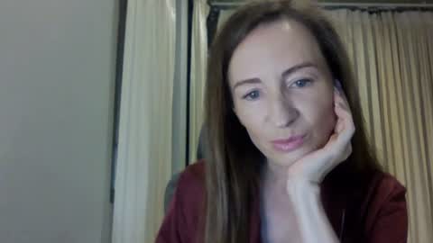 sweet_poeme online show from June 20, 1:39 pm