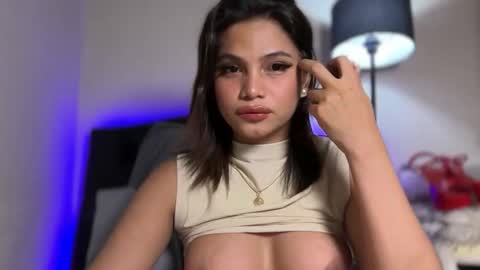 Snapshot of sweet_scarllet12 chatting on October 19, 12:21 pm SCARLLET online show from October 19, 12:21 pm