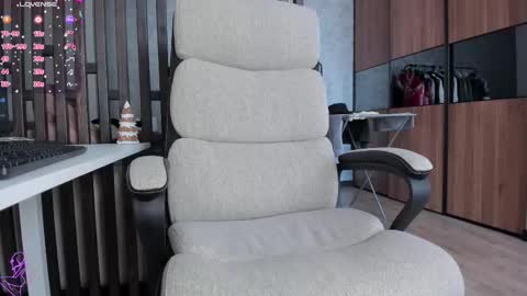 Snapshot of sweet_sonechka chatting on February 18, 11:33 am sweet_sonechka online show from February 18, 11:33 am