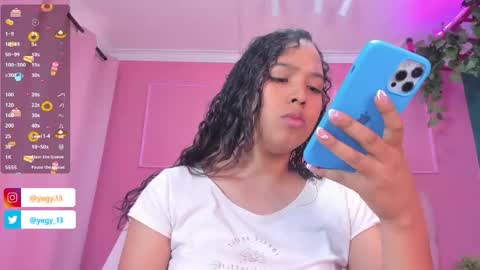 Yeileen online show from February 12, 8:45 pm