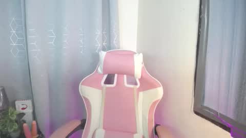 Snapshot of sweet_trishaxx chatting on September 23, 1:32 am Trisha online show from September 23, 1:32 am