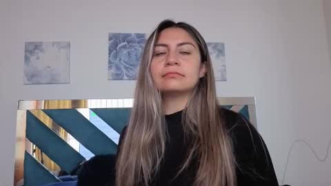 Snapshot of sweetblueberry_ chatting on October 22, 1:02 pm Cinthia online show from October 22, 1:02 pm