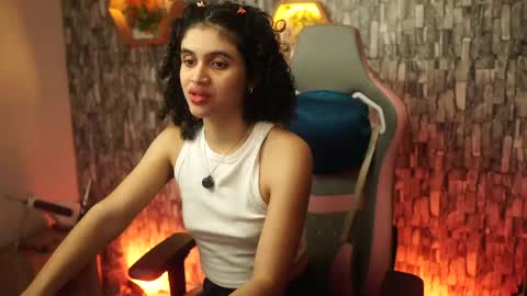 Salom independent model online show from May 19, 5:14 am