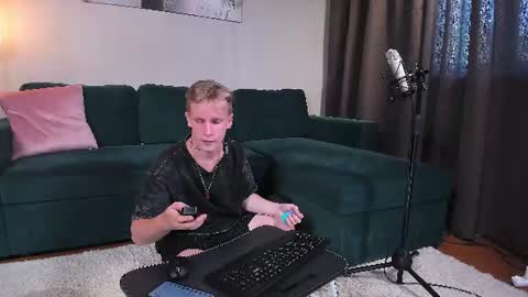 your Alex  online show from June 25, 9:25 am
