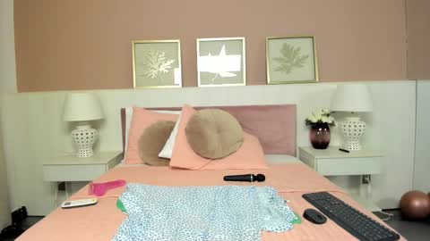 sweet Busty LOVE  online show from September 28, 12:52 am