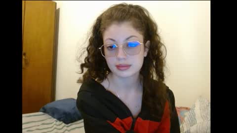 sweetcalm_ online show from February 18, 3:50 am