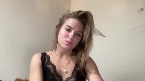 sweetcme online show from April 1, 7:42 am