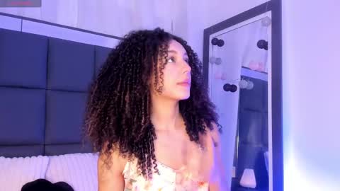 Snapshot of sweetcurly1 chatting on September 22, 10:41 am M I A online show from September 22, 10:41 am