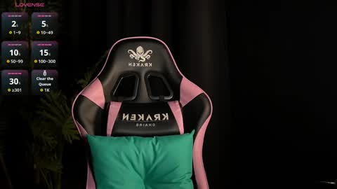 Lina online show from April 27, 5:10 pm