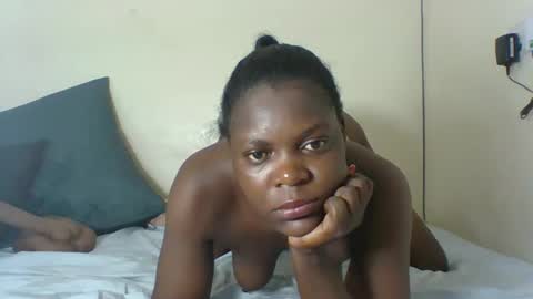 Snapshot of sweetdarkskin chatting on March 2, 6:27 am CLARIS online show from March 2, 6:27 am