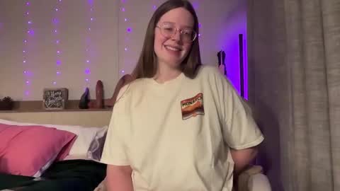 Delilah Samson online show from December 5, 4:15 am