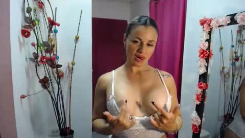 sweef online show from February 19, 3:16 am