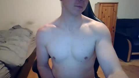 sweetguy8210 online show from March 23, 5:40 pm