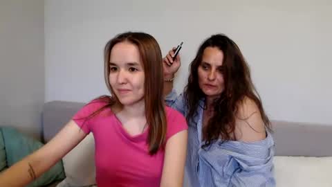 Alina and Mia online show from June 17, 12:21 pm