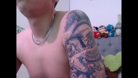 Snapshot of sweethoney22_ chatting on February 6, 11:09 am Sabrina y Eliot online show from February 6, 11:09 am