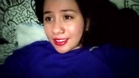 Snapshot of sweetie__annie chatting on February 27, 3:29 am Ana Mara i cant Make noise My family is here online show from February 27, 3:29 am