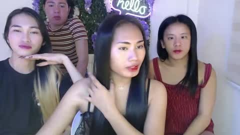 Snapshot of sweetladyboyx chatting on February 3, 1:52 am   online show from February 3, 1:52 am
