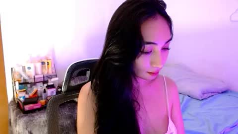 Lilly online show from October 18, 3:22 am