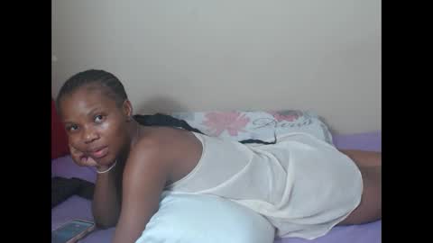 Snapshot of sweetlipss_ chatting on September 10, 5:14 pm sweetlipss_ online show from September 10, 5:14 pm