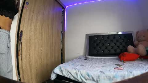 sweetmagic6 online show from December 19, 8:15 pm