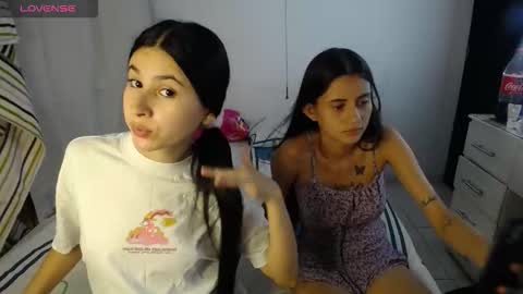 Snapshot of sweetpink1_ chatting on September 27, 4:10 am Caro  Lily online show from September 27, 4:10 am