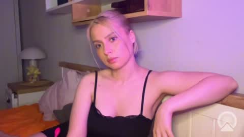 sweetpunisher1 online show from July 13, 9:51 pm