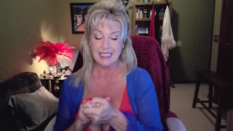 Janie online show from October 28, 6:09 pm