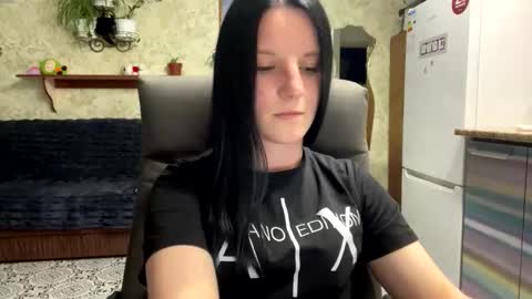 Sweet Shy online show from April 21, 5:31 pm