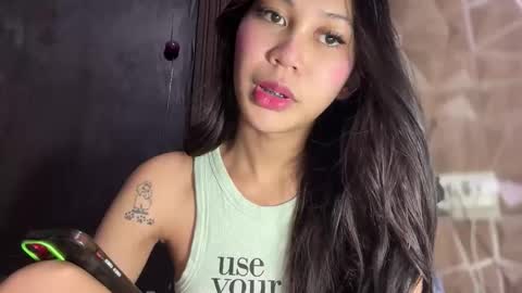 yanny online show from April 12, 1:59 pm