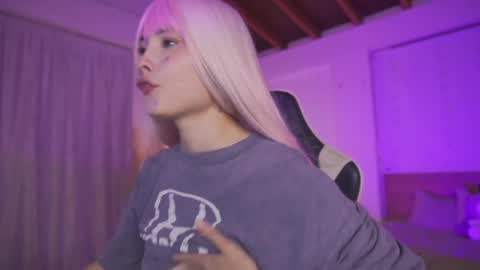 Cat independent model  online show from March 12, 6:18 am